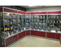 數碼產品展柜熱賣促銷，引領科技消費新浪潮